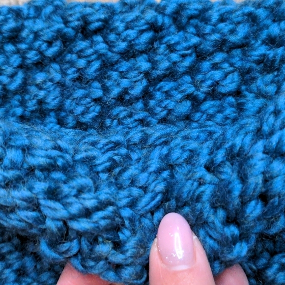 NEW🎇 100% Handmade Knit Beanie Winter Hat • Silky Face Friendly Yarn • Teal - Picture 5 of 7